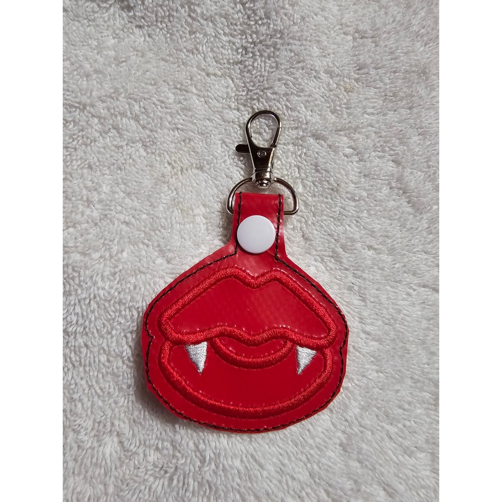 Vampire Lips Keychain Novelty Keyring Gothic Halloween Purse Charm Red‎